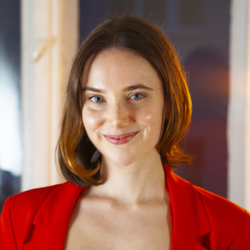 Julia Brogli - Junior Marketing Managerin
